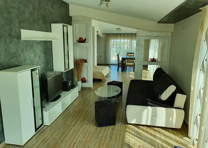 Хотел Santa Maria 2*