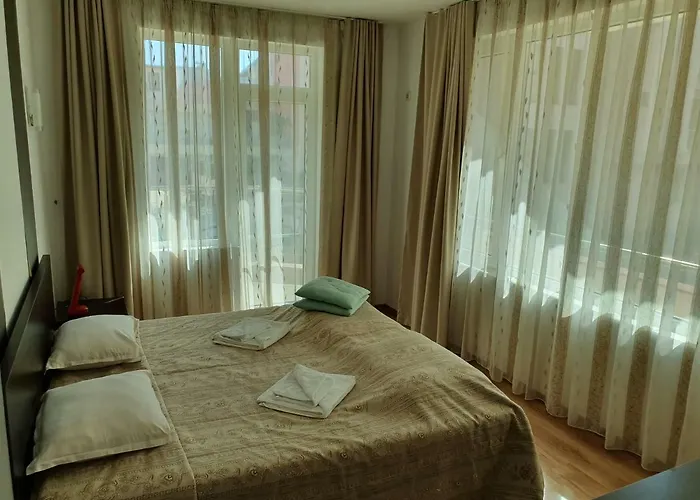 Хотел Santa Maria 2*