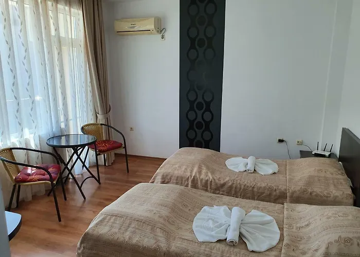 Хотел Santa Maria 2*